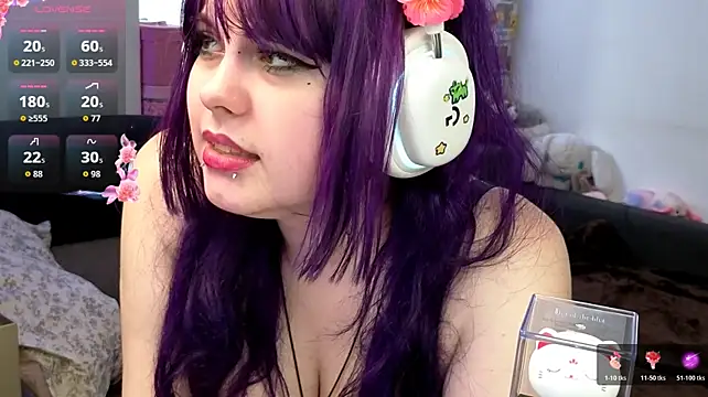 KristiBloom live cam on StripChat