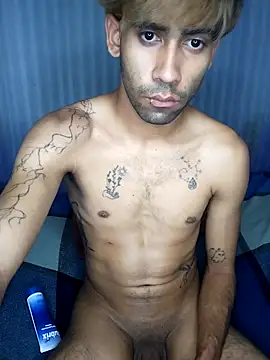 Bastianblaze4 live cam on StripChat