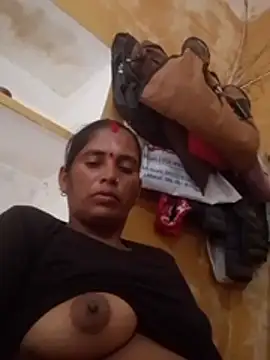 Rachana_Lodhi live cam on StripChat