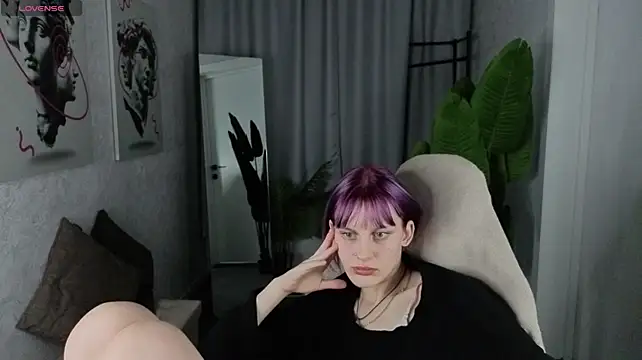 Megg_bb live cam on StripChat