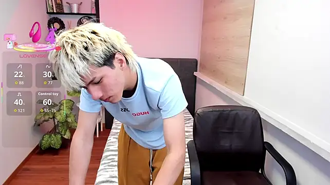 stich_23 (M twink) - 🔥Massage chest with oil & lick biceps🔥
