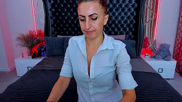 Rebecca_Diamond