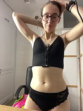 MartiniiSelenna live cam on StripChat