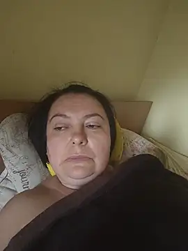 EmmaEmmy40 live cam on StripChat