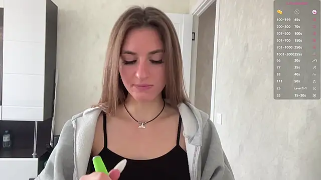 NoemiHimmeI live cam on StripChat
