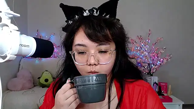 Moertomlly live cam on StripChat