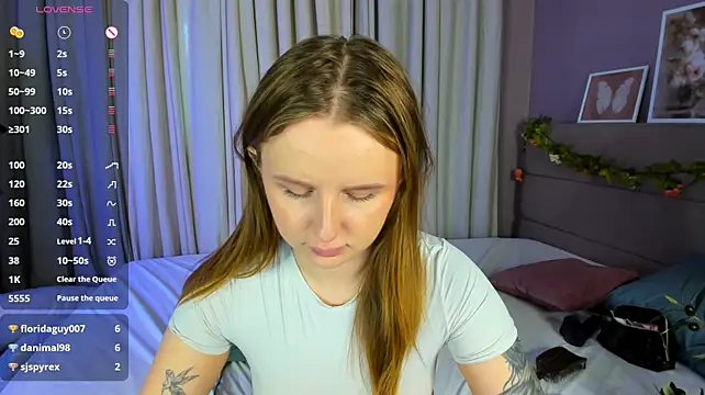 Rina_Panic live cam on StripChat
