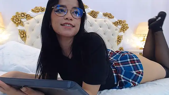 AryCorinne live cam on StripChat