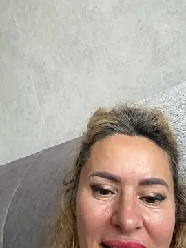Tania201243 live cam