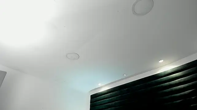 ValeryMontenegro live cam on StripChat