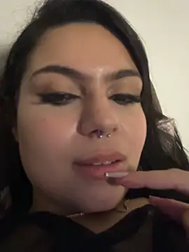 Babyellenn live cam on StripChat