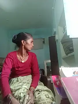 Rinee_suwanee live cam on StripChat