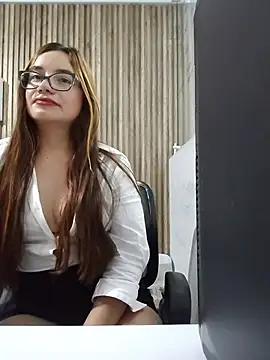 Camila_Luux live cam on StripChat