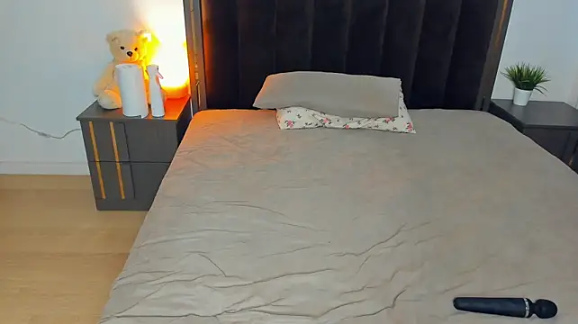 CinthiaHousner live cam on StripChat