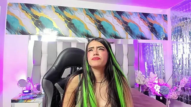 IsaDiiaz live cam on StripChat