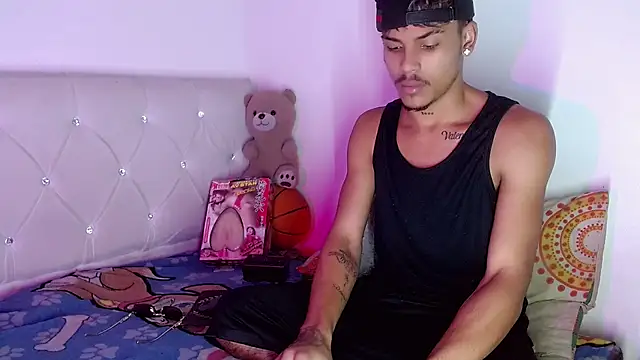 Angel_foxc13 live cam on StripChat