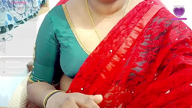 Malluivaniya live cam on StripChat