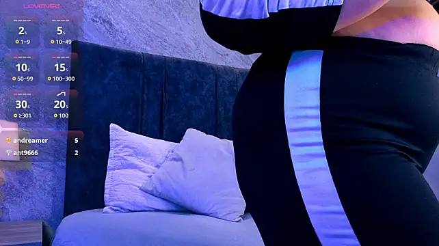 BellatrixKorz live cam on StripChat