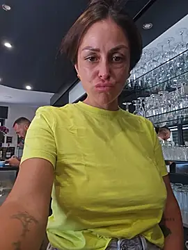 AmandaArt live cam on StripChat