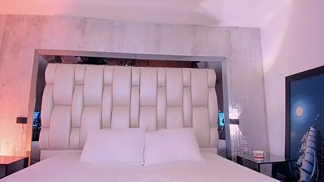 Shanezka live cam on StripChat