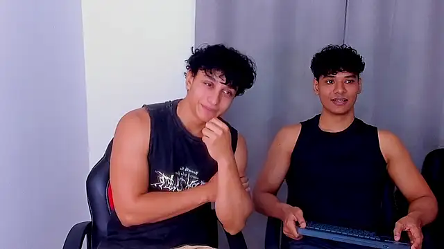 Logan_jake live cam on StripChat