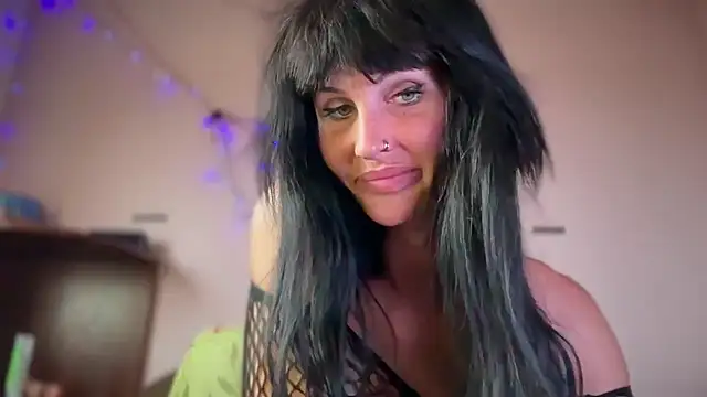 Model: Kamila151