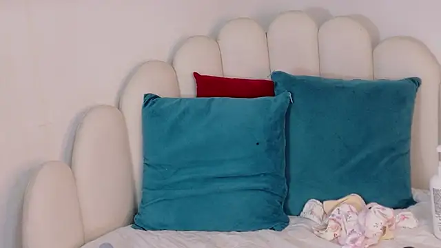 Cassandra_Armani