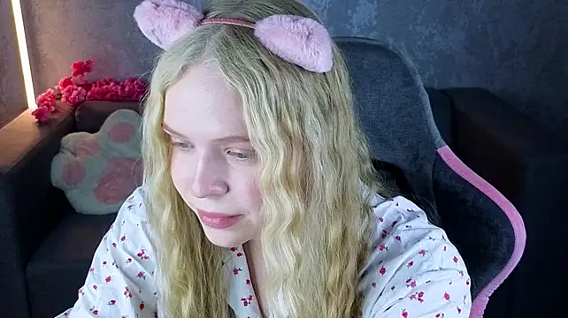 Sweet_Angelll live cam on StripChat