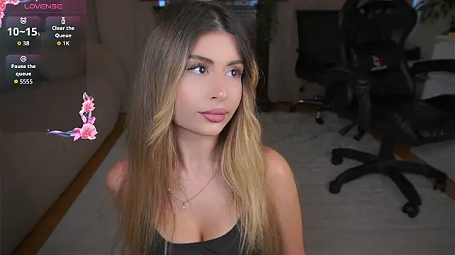 GeorginaHarn live cam on StripChat