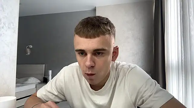 SoloFury live cam on StripChat