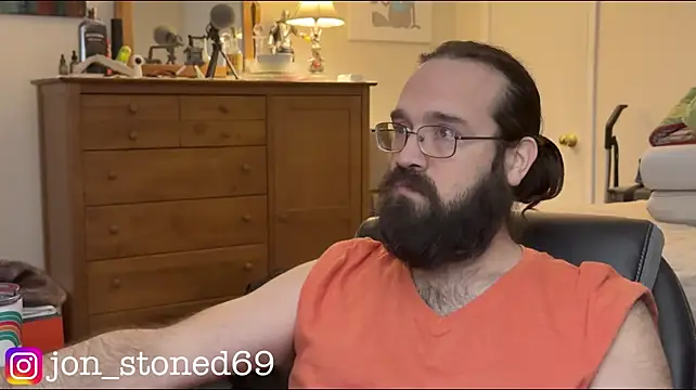 Apocalypse_Jerry live cam on StripChat