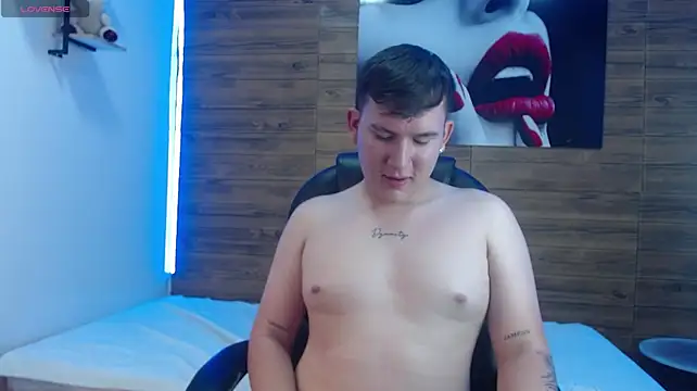 damian_miller7 live cam on StripChat