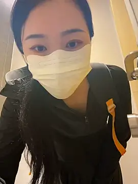 nini_11's live room