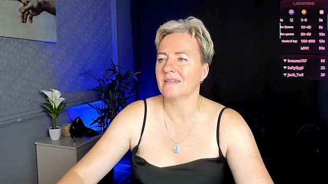 Nika_Smit live cam on StripChat