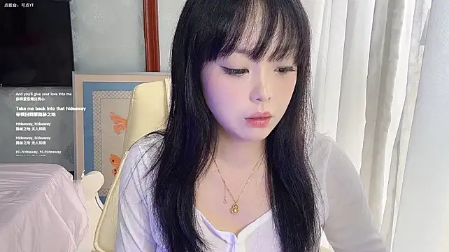 LongLongQueen live cam on StripChat