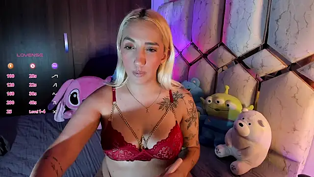 Amanda_klaire live cam on StripChat