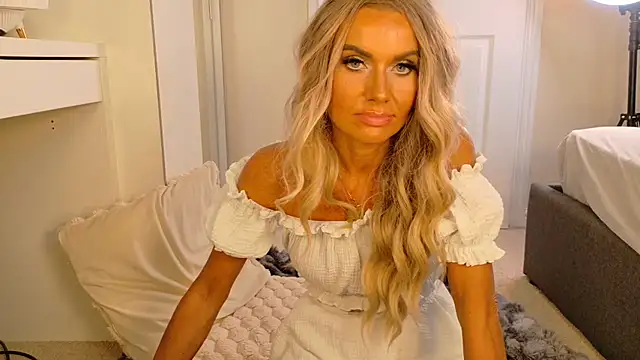 Tinkerbell822 live cam on StripChat