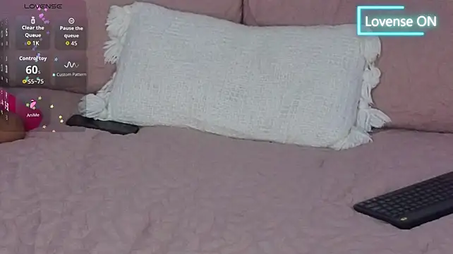 ViolettBaby live cam on StripChat