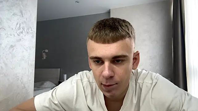 SoloFury live cam