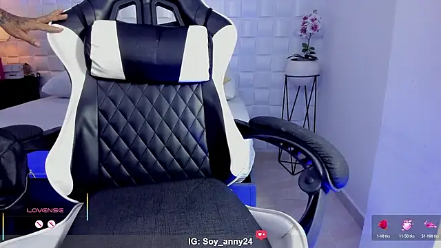 anny_rouse24 live cam on StripChat