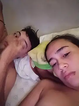 scarlet_hoty (F teen) - Help me with the rent