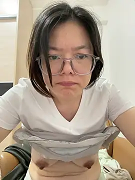 suning668 live cam on StripChat