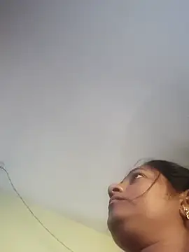 yamini1431 live cam on StripChat