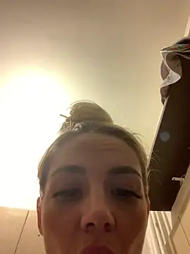 EllinroseX live cam on StripChat
