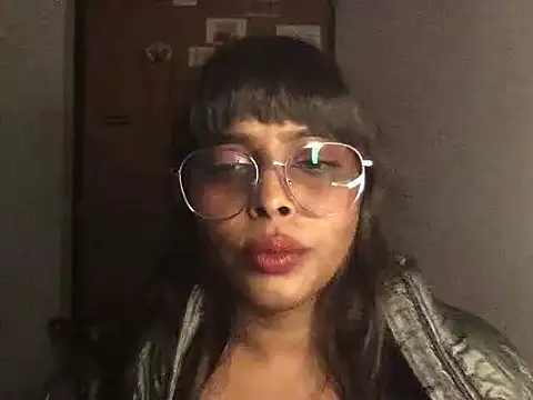 raveena_hot live cam on StripChat
