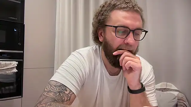 Bear_bear_ live cam on StripChat