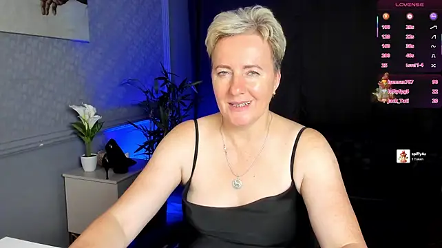 Nika_Smit live cam on StripChat