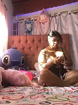 Rachellcooperrr live cam on StripChat
