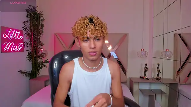 Anyelo_Twink