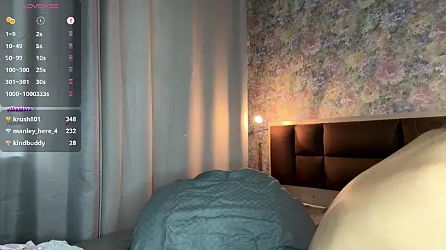 LoraDavi live cam on StripChat